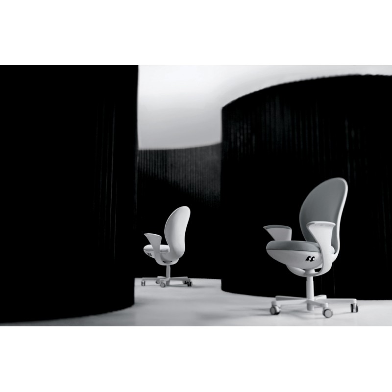 Lux Italy Bea Wall Executive Chair